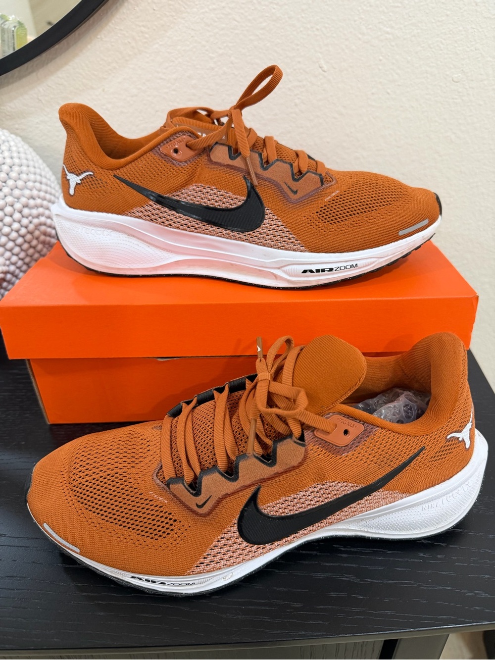 UT men’s size 10.5 Nike air zoom